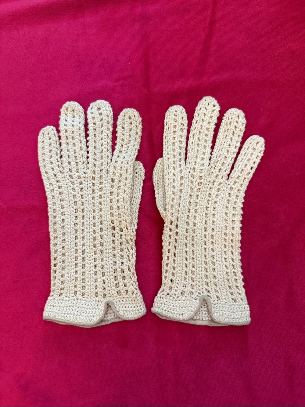 Vintage Cream Crochet Glove Made in Italy - Leather Trim Wrist